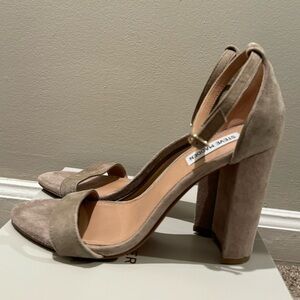 Steve Madden Women's Carrson Heel
Taupe Suede Sandals N6850* Size 8.5M